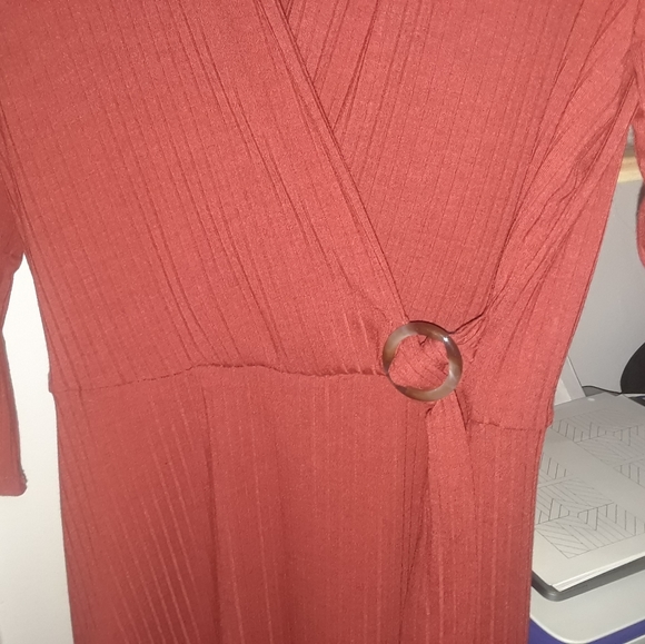 Dress - Picture 2 of 3